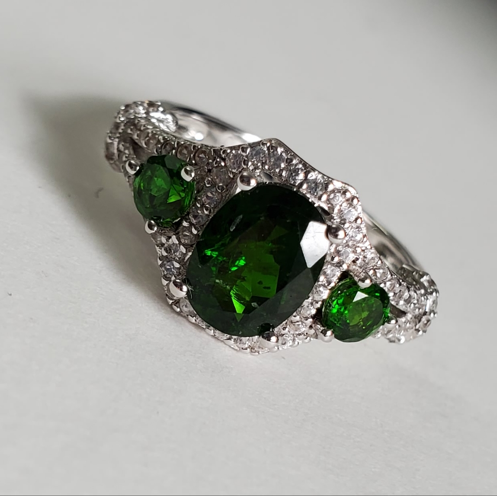 ‘Lush Enchantment’ Sterling Silver 925 Emerald Journey Ring